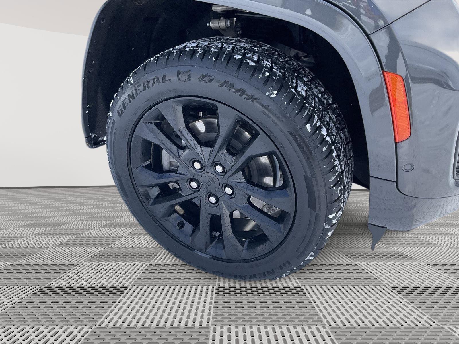 Used 2022 Jeep Grand Cherokee L Overland w/ Luxury Tech Group IV image 13