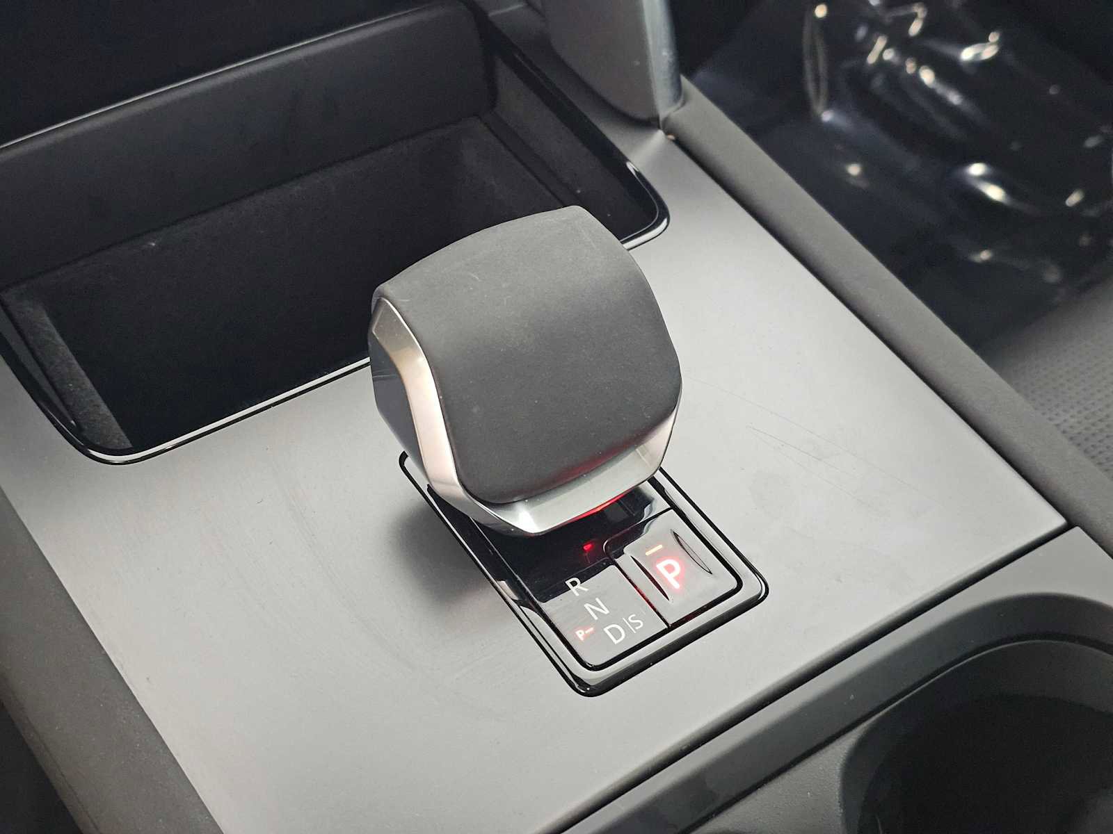 Used 2024 Land Rover Discovery Sport S image 30