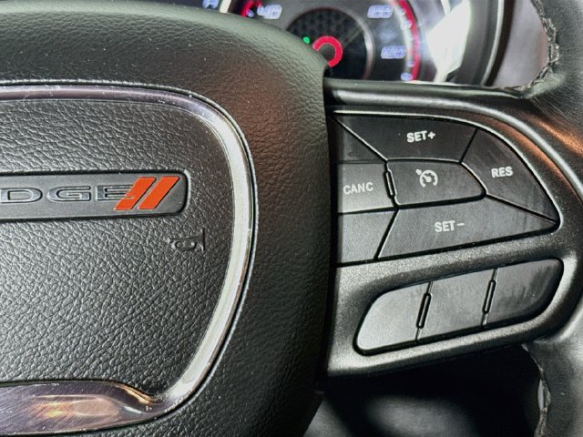 Used 2020 Dodge Charger SXT RWD image 12