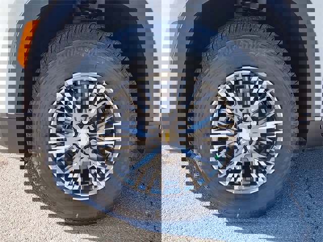 New 2026 Chevrolet Traverse LT image 13