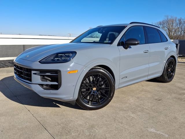 New 2025 Porsche Cayenne GTS image 1