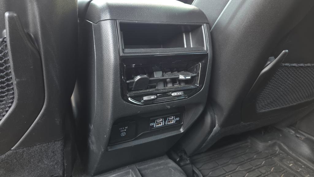 Used 2024 Jeep Grand Cherokee Altitude image 26