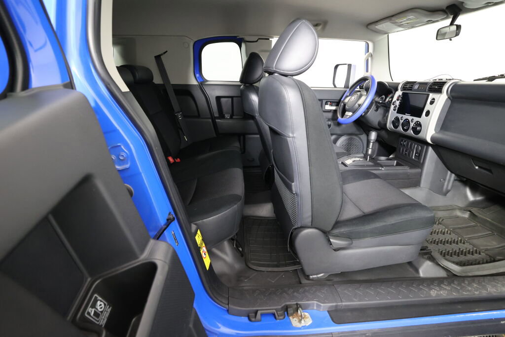 Used 2007 Toyota FJ Cruiser 2WD image 16