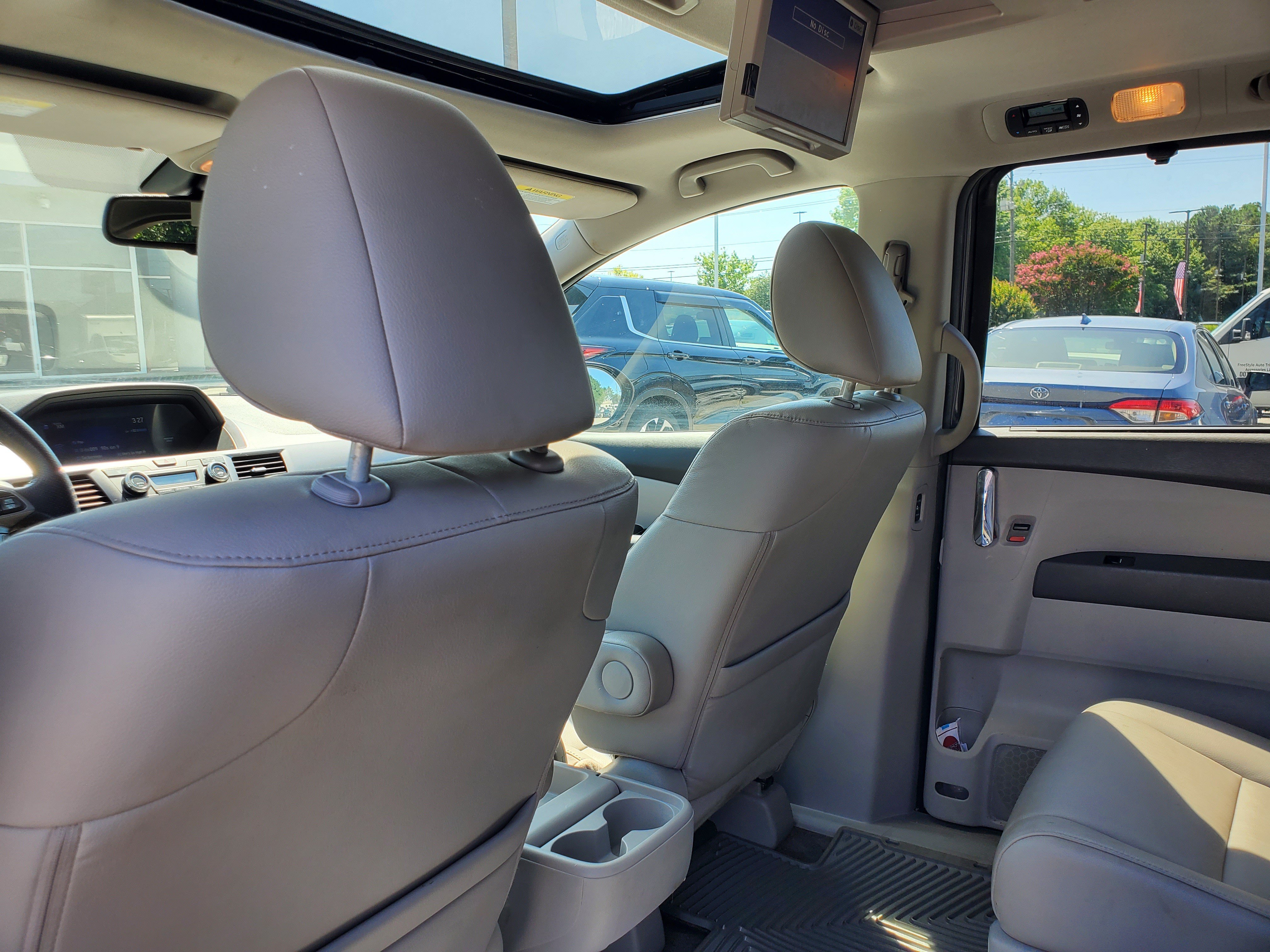 Used 2014 Honda Odyssey Touring image 11
