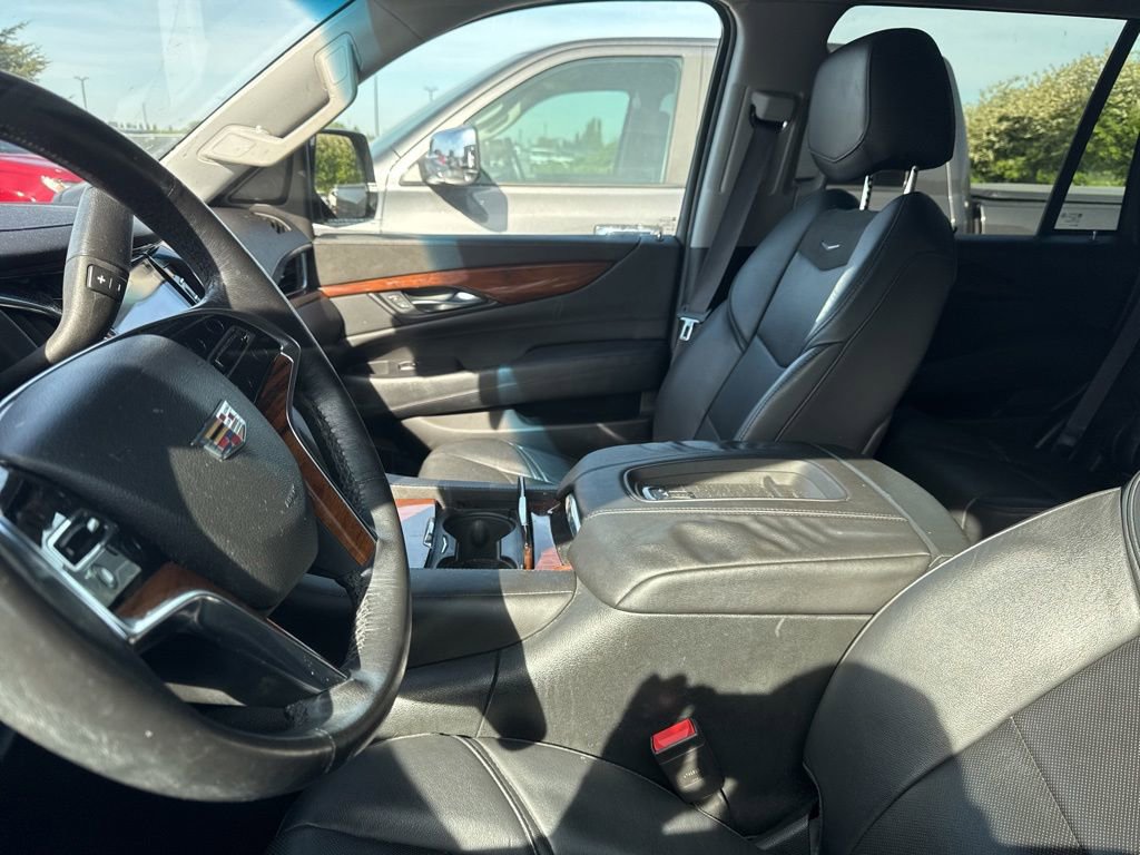 Used 2016 Cadillac Escalade Premium AWD/4WD image 8
