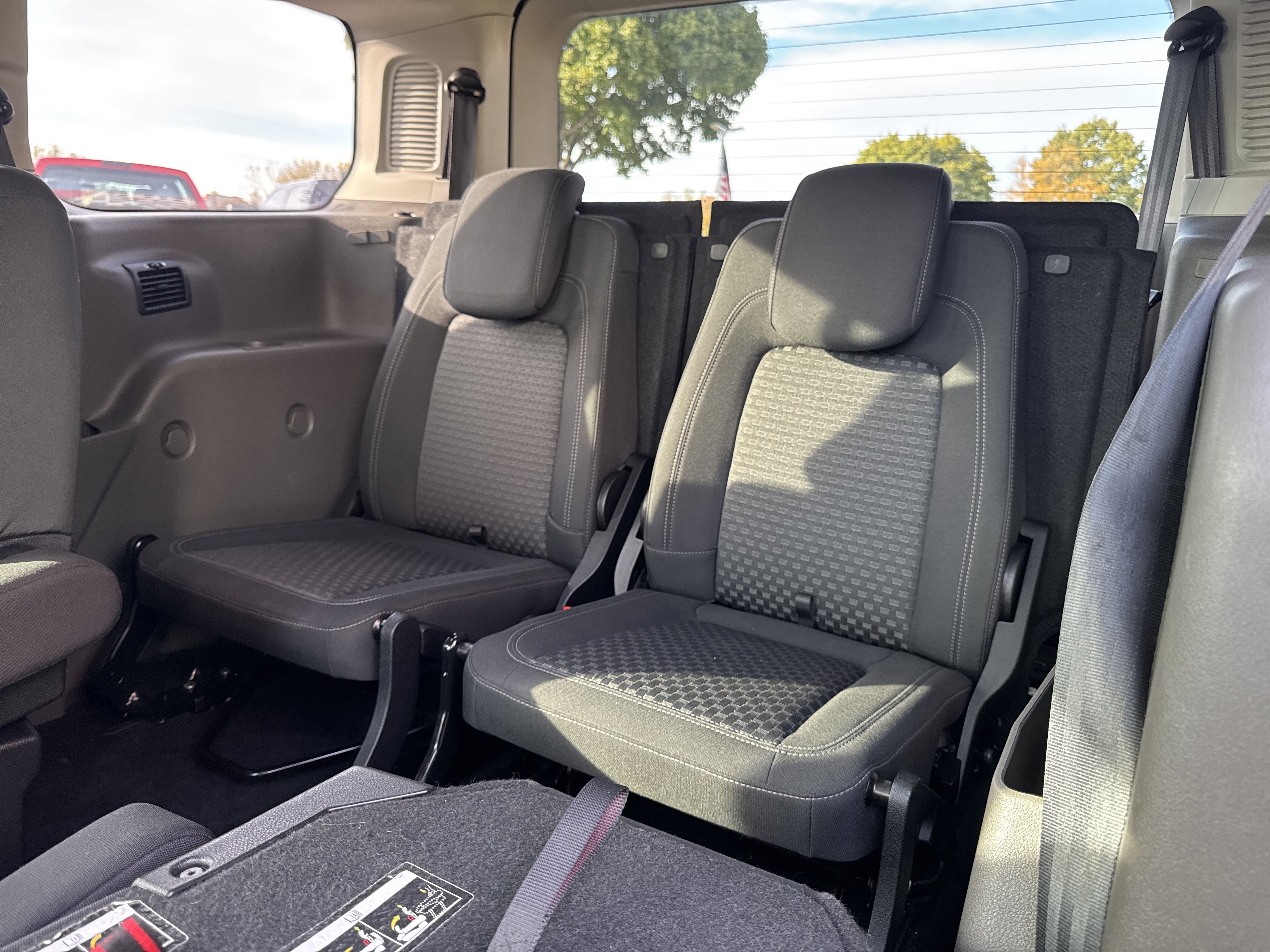 Used 2022 Ford Transit Connect XLT image 33
