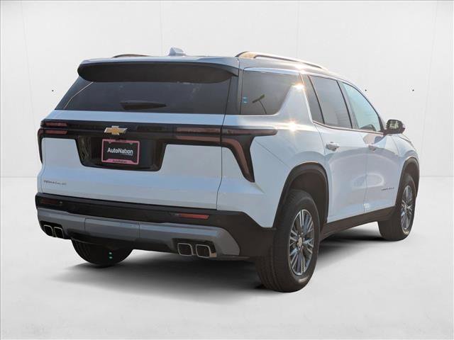 New 2025 Chevrolet Traverse LT image 2
