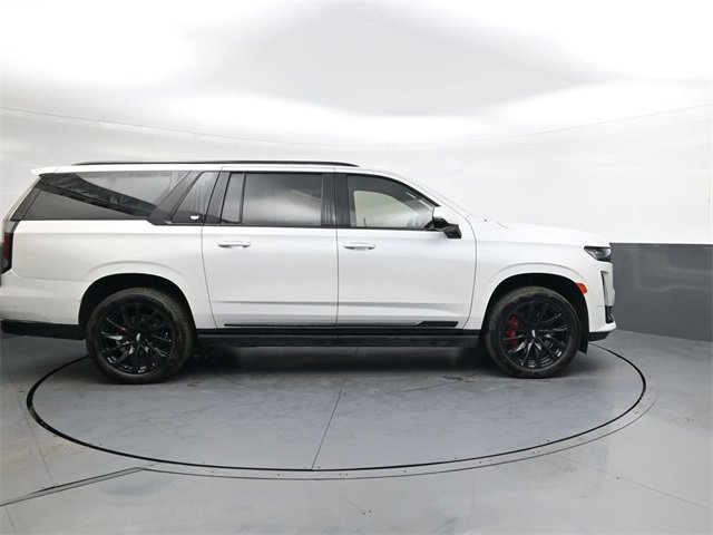 Used 2023 Cadillac Escalade ESV Sport Platinum w/ LPO, ONYX Package image 3