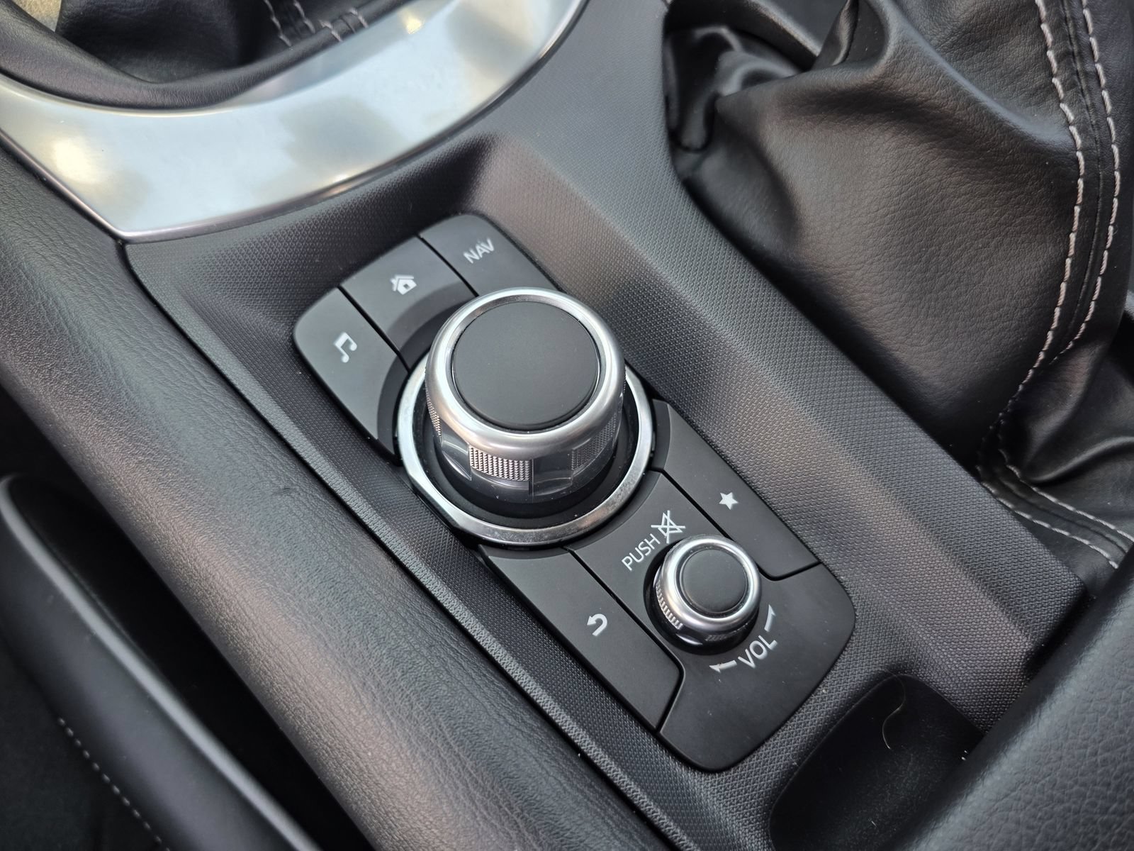 Used 2023 MAZDA MX-5 Miata Club RWD image 27
