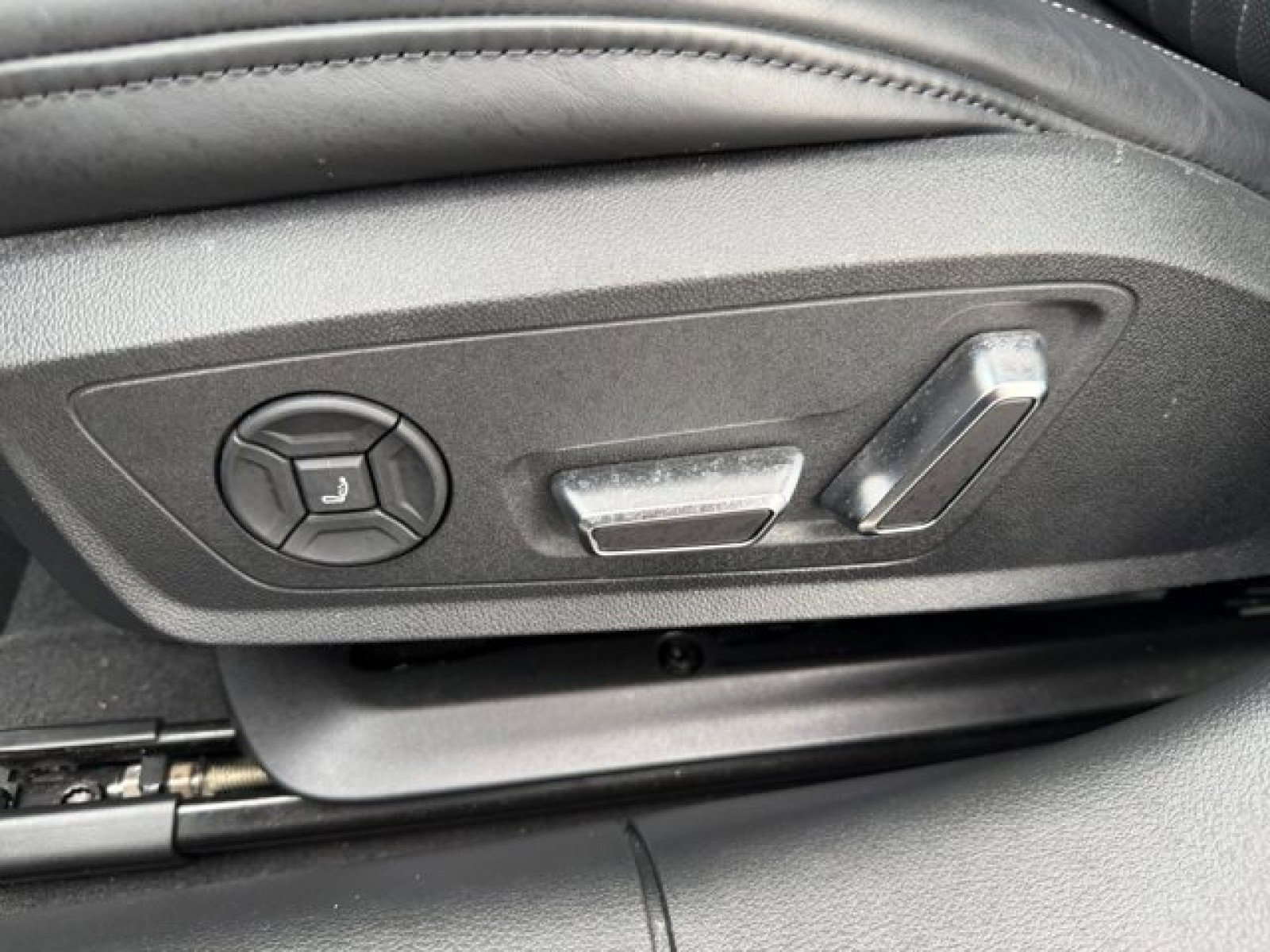 Used 2023 Audi A6 3.0T Prestige w/ Prestige Package image 11