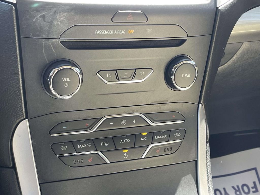 Used 2015 Ford Edge SEL w/ Equipment Group 201A image 28