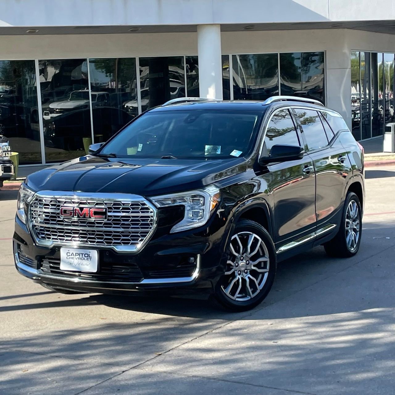 Used 2022 GMC Terrain Denali w/ LPO, Cargo Package image 10