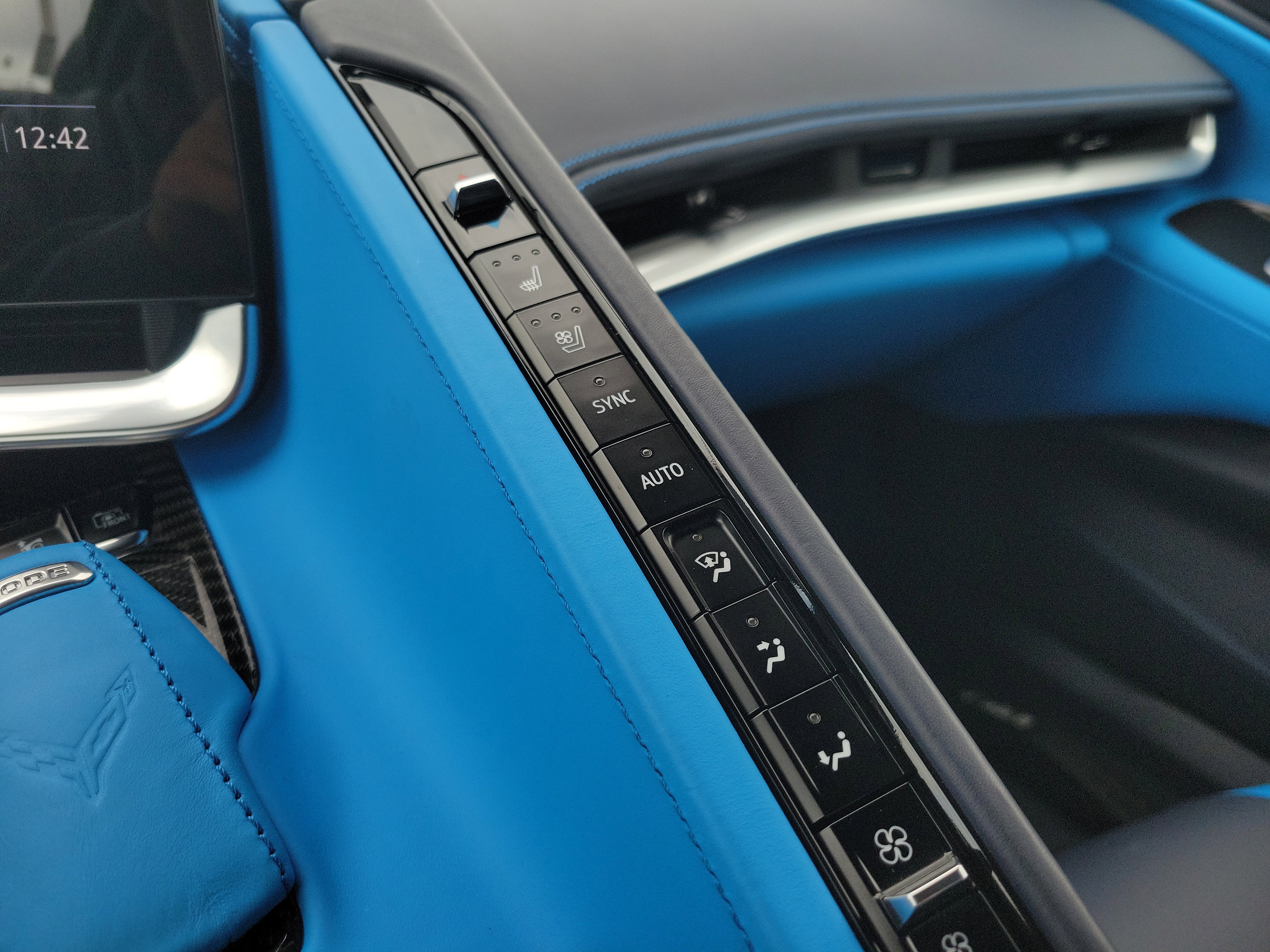 Used 2021 Chevrolet Corvette Stingray Premium Cpe w/ Z51 Performance Package image 23