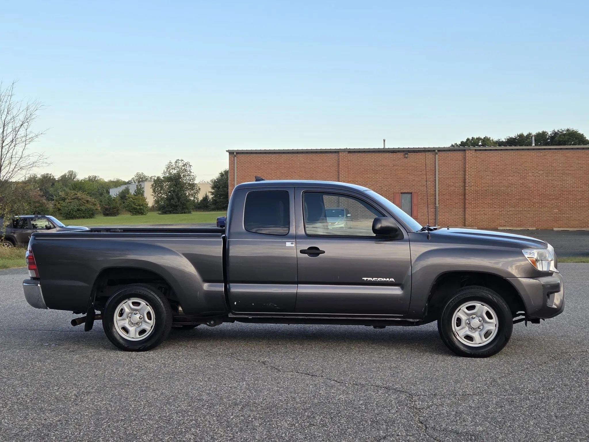 Used 2015 Toyota Tacoma 2WD Access Cab w/ SR5 Package image 6