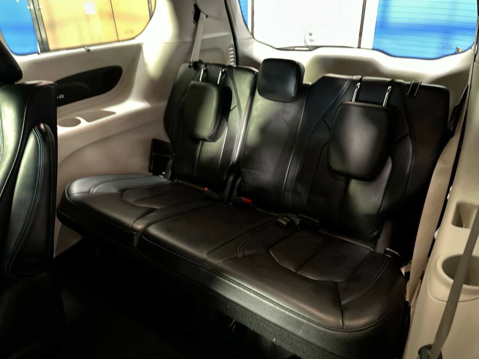 Used 2021 Chrysler Pacifica Touring-L image 31