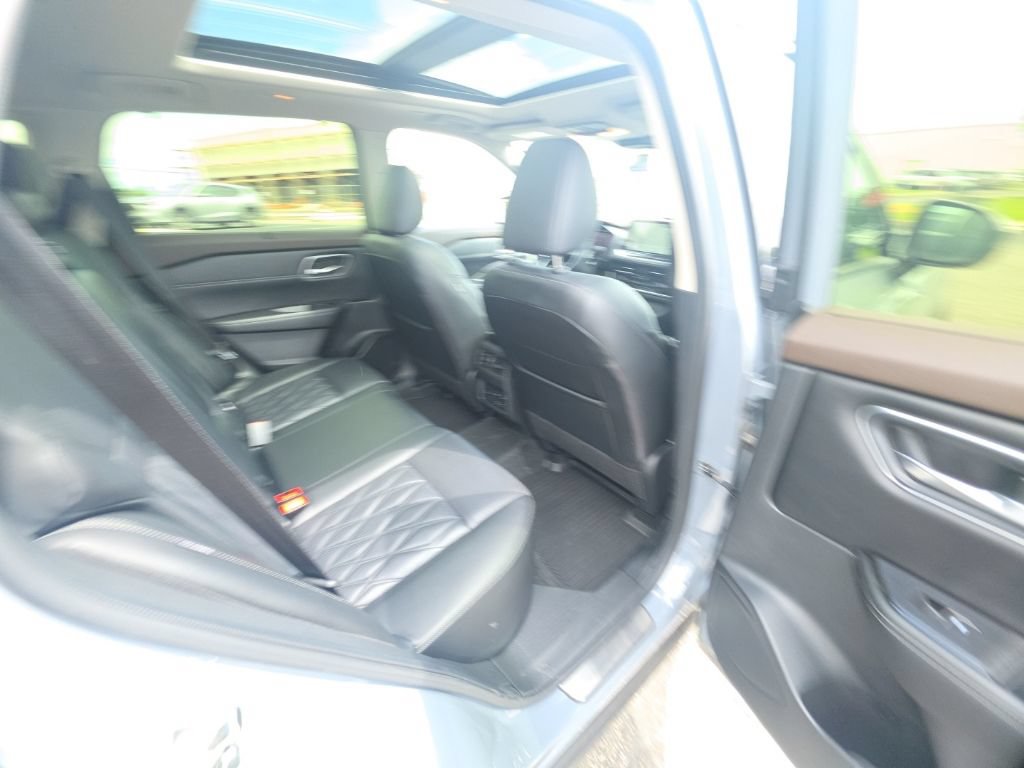 Used 2023 Nissan Rogue Platinum w/ Platinum Premium Package AWD/4WD image 31