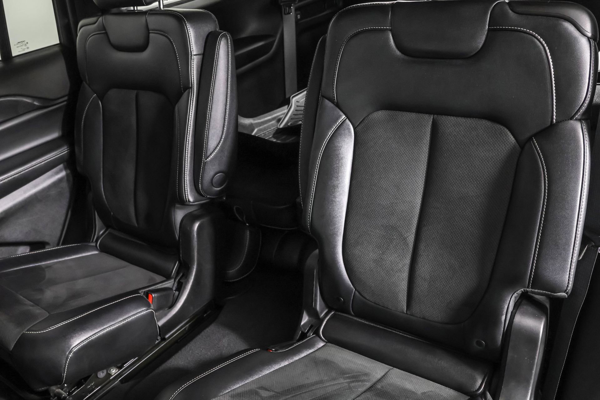 Used 2023 Jeep Grand Cherokee L Laredo image 39