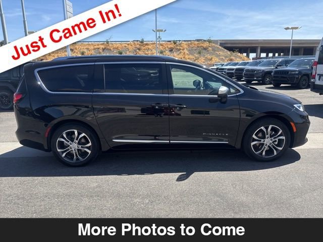 Used 2026 Chrysler Pacifica Pinnacle FWD image 7