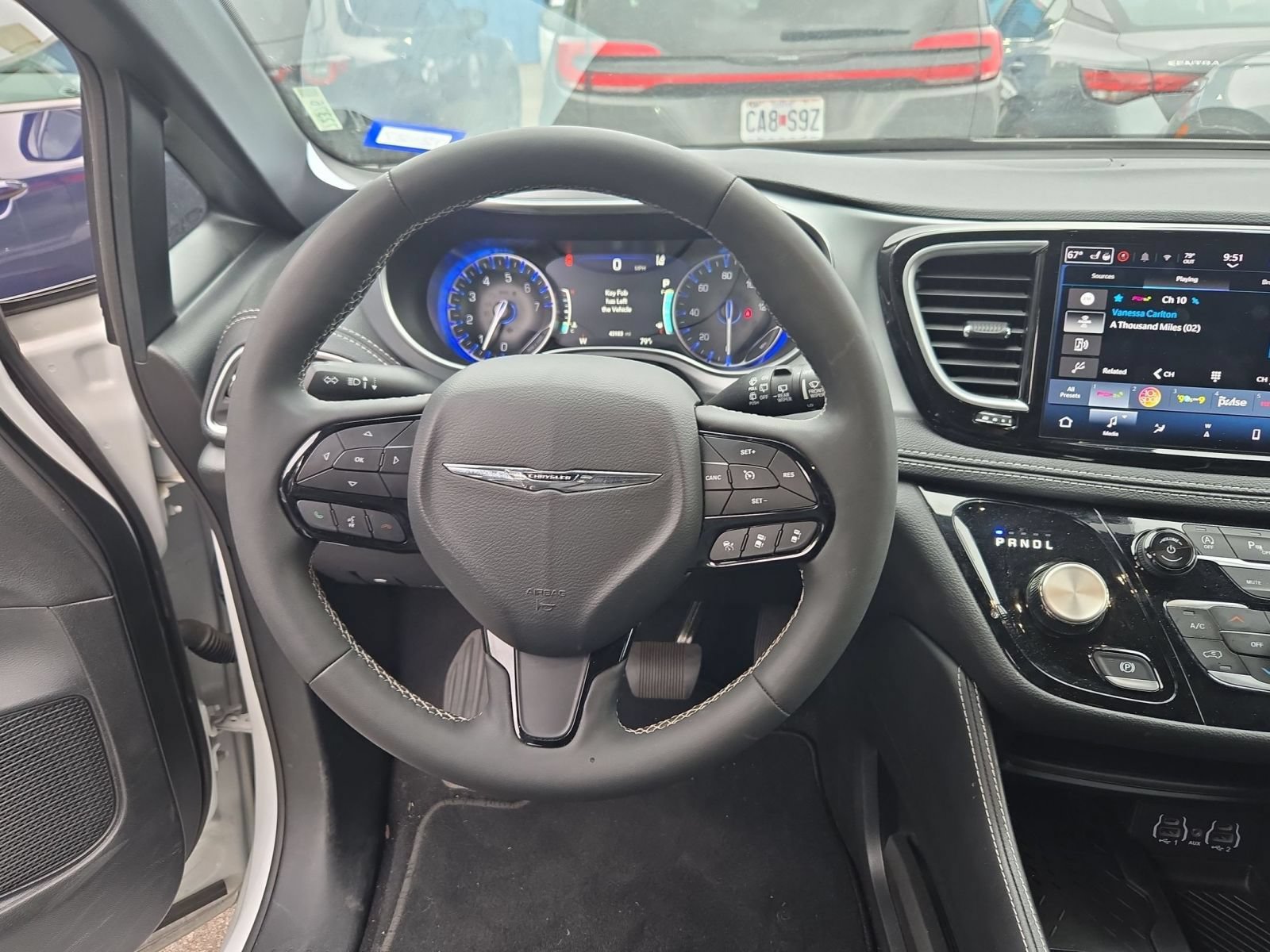Used 2025 Chrysler Pacifica Limited FWD image 14