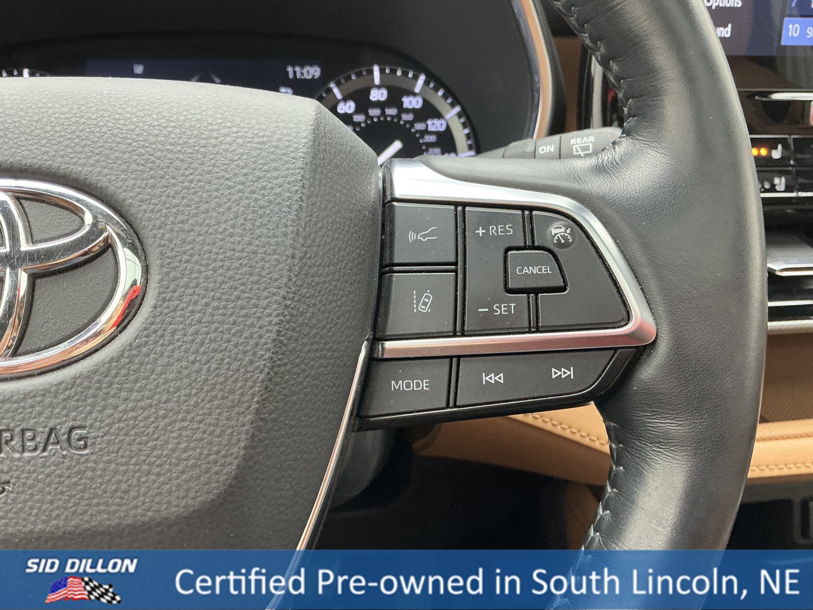 Used 2021 Toyota Highlander Platinum image 9