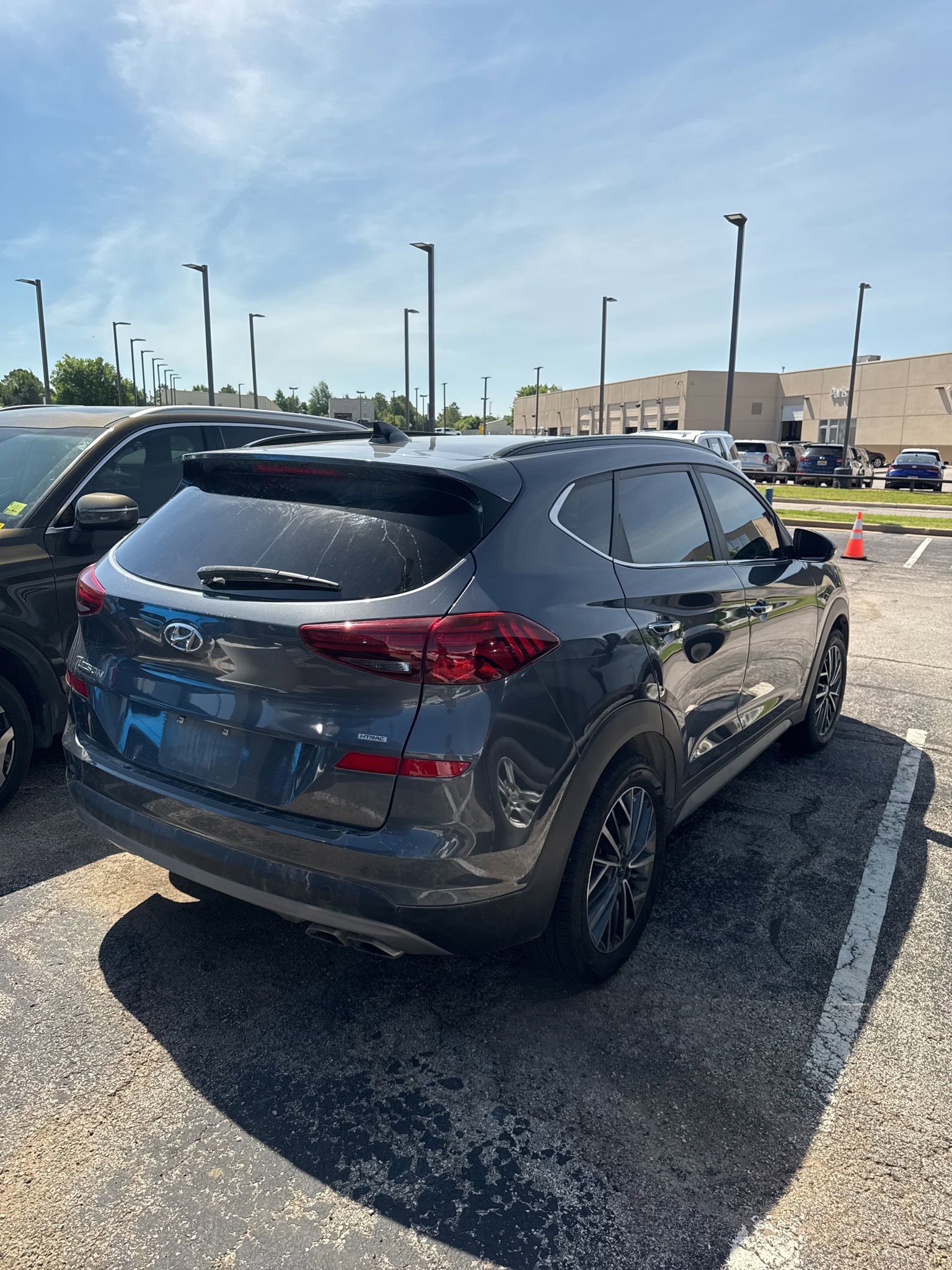 Used 2021 Hyundai Tucson Ultimate w/ Cargo Package AWD/4WD image 3