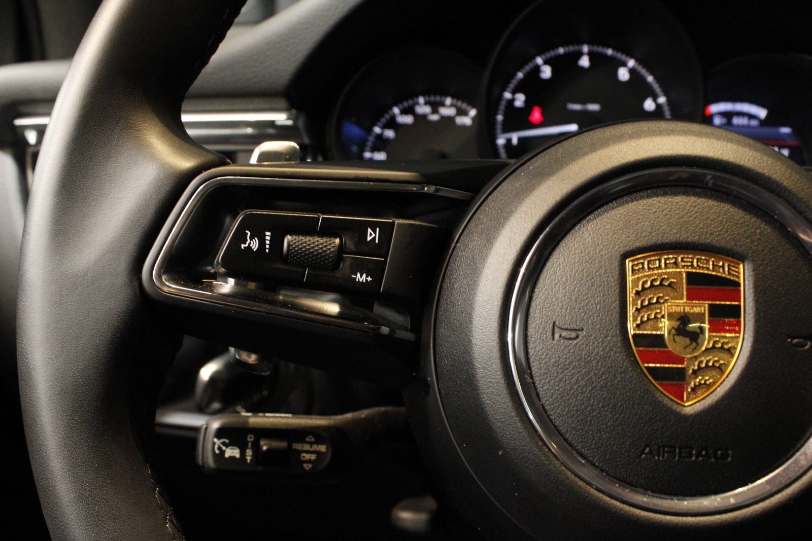 Certified 2026 Porsche Macan AWD/4WD image 24
