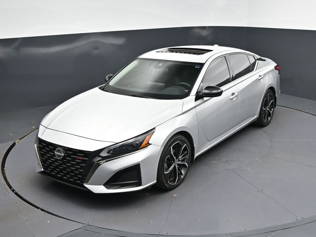 Used 2024 Nissan Altima 2.5 SR w/ SR Premium Package image 30