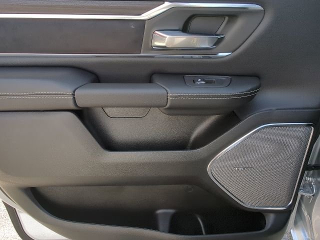New 2026 RAM 1500 Laramie AWD/4WD image 31