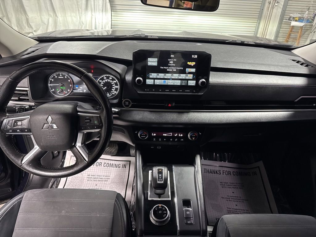 Used 2022 Mitsubishi Outlander SE image 19