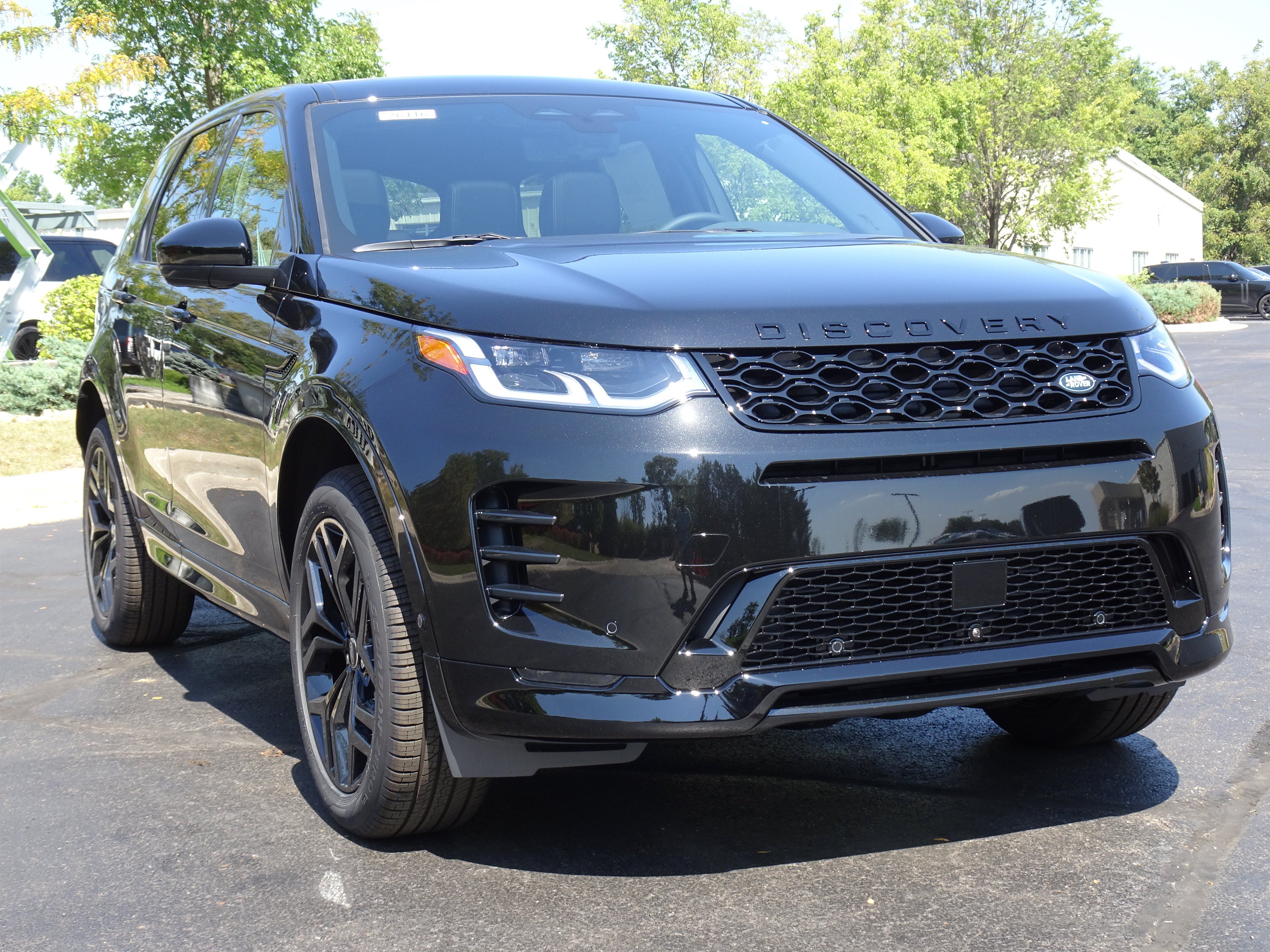 New 2026 Land Rover Discovery Sport Landmark AWD/4WD image 7