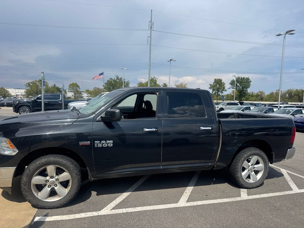 Used 2017 RAM 1500 Classic SLT AWD/4WD image 4