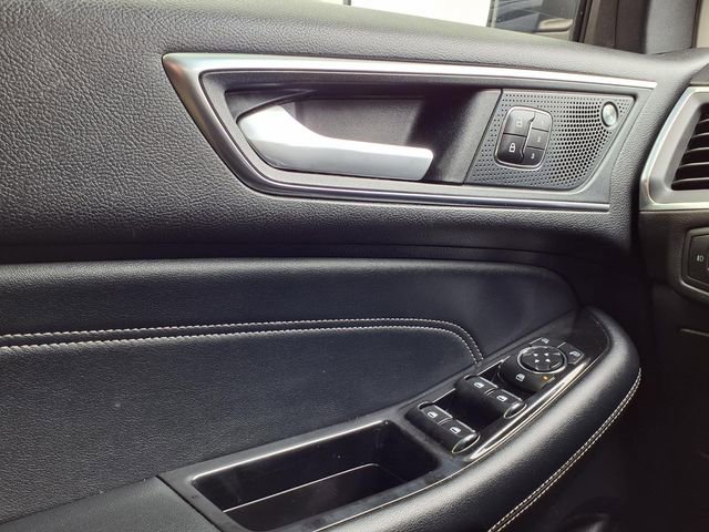 Used 2020 Ford Edge Titanium image 20