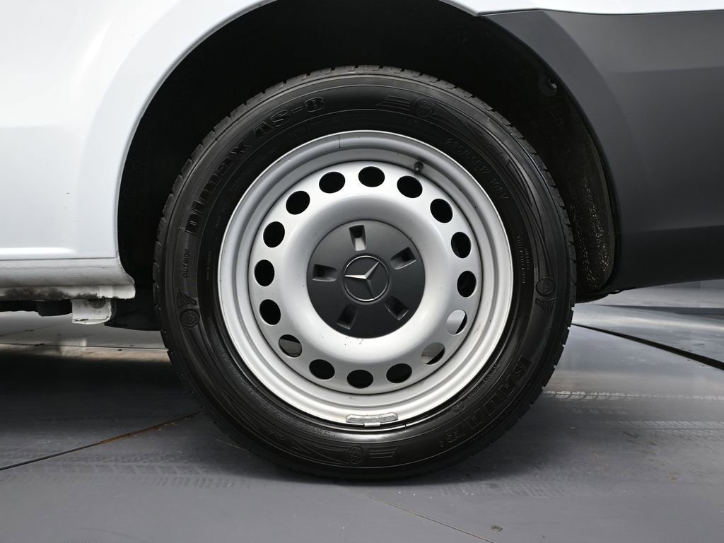 Used 2023 Mercedes-Benz Metris image 11