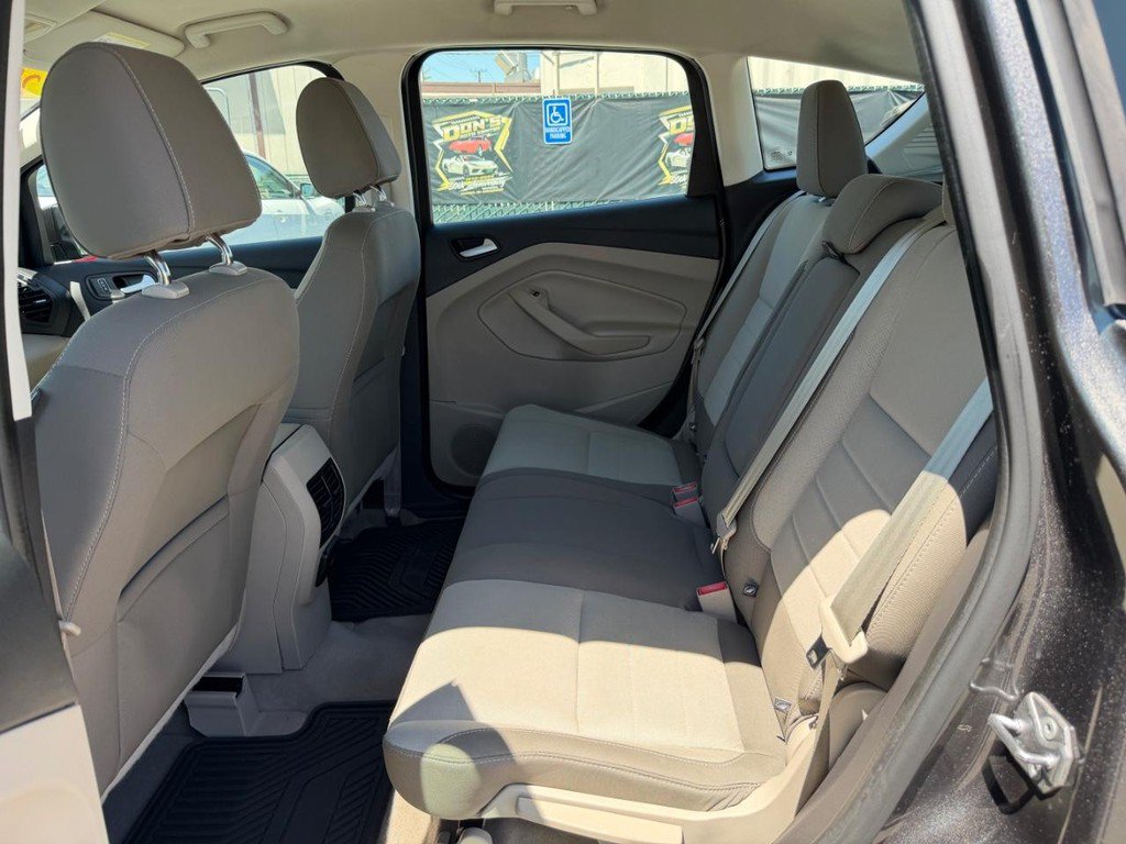 Used 2016 Ford C-MAX SE w/ Interior Protection Package FWD image 39