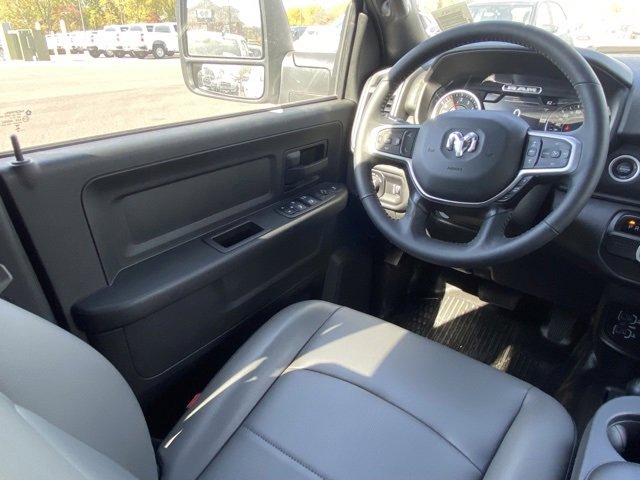 New 2023 RAM 3500 Tradesman w/ Safety Group image 31