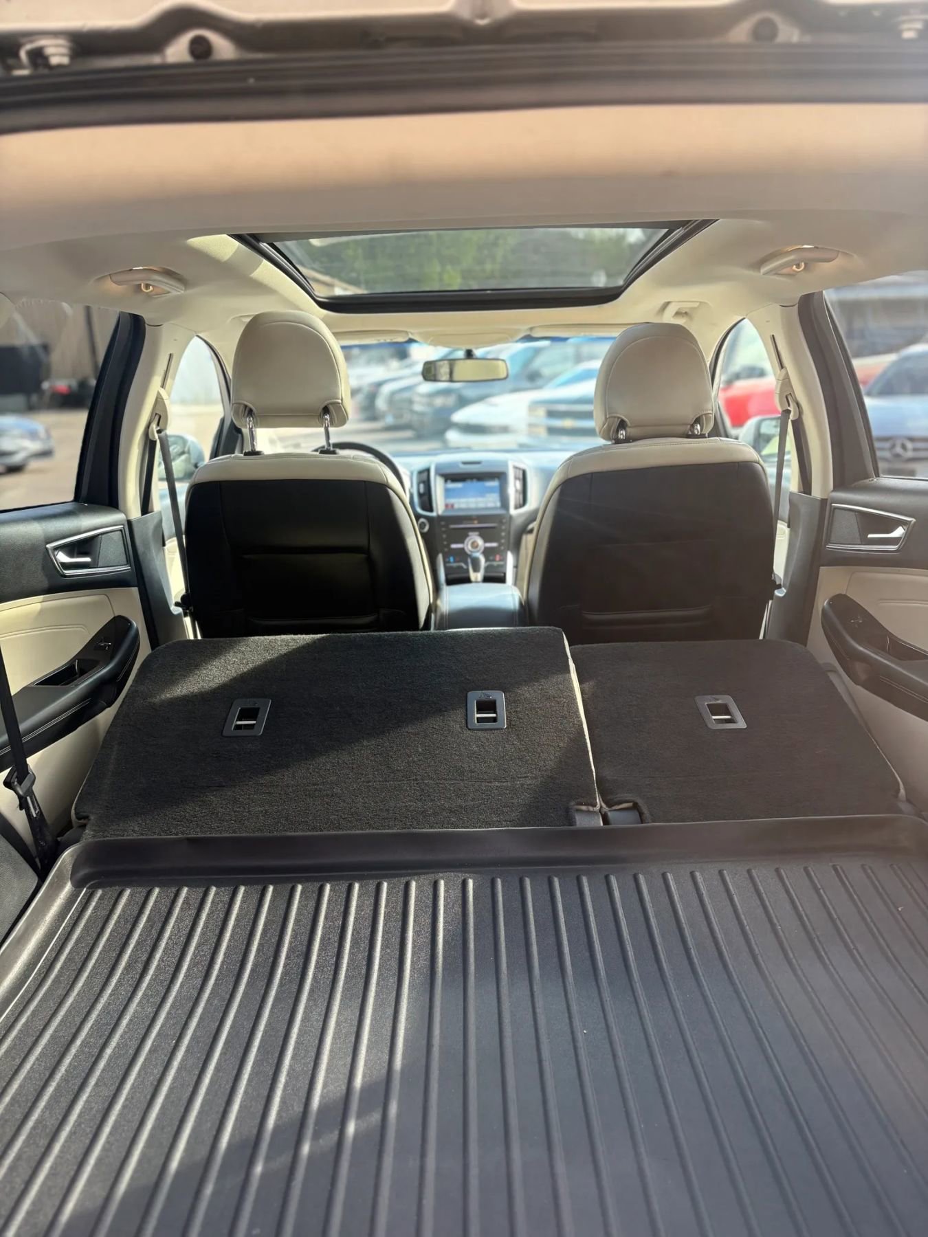 Used 2018 Ford Edge Titanium w/ Equipment Group 301A FWD image 15