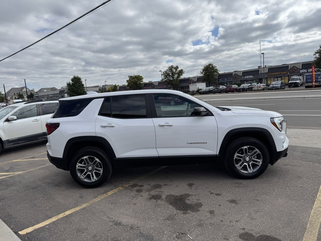 Used 2025 GMC Terrain Elevation image 8