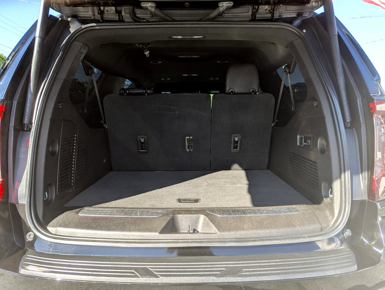 Used 2021 GMC Yukon XL Denali image 46