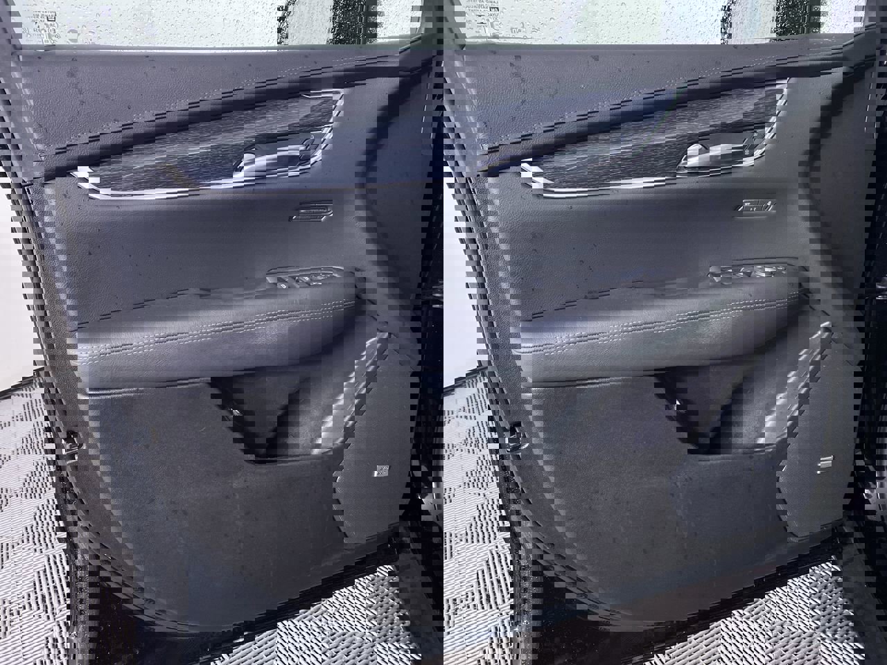 Certified 2022 Cadillac XT5 Premium Luxury image 12