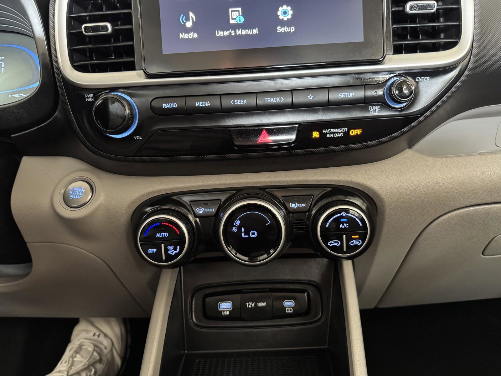 Used 2025 Hyundai Venue SEL image 15