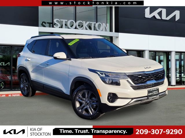 Used 2023 Kia Seltos S w/ Navigation Package FWD image 1