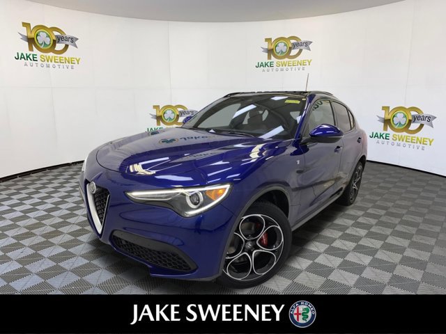 Used 2023 Alfa Romeo Stelvio Ti image 4