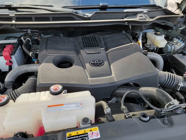Used 2024 Toyota Tundra Limited AWD/4WD image 35