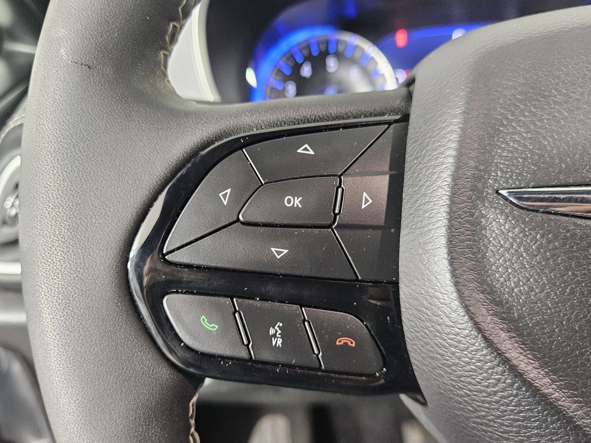 Used 2022 Chrysler Pacifica Touring-L w/ Uconnect Theater Family Group AWD/4WD image 21