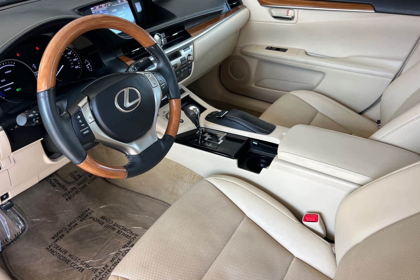 Used 2014 Lexus ES 300h w/ Premium Package w/Bamboo Trim FWD image 11
