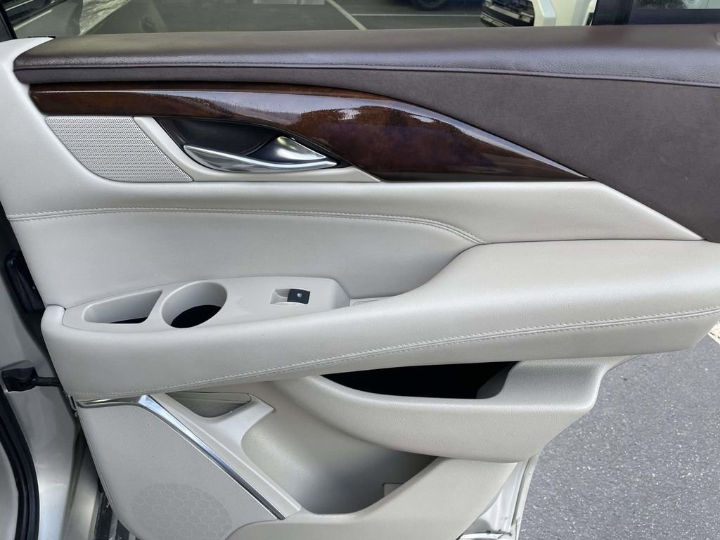 Used 2016 Cadillac Escalade Premium image 44