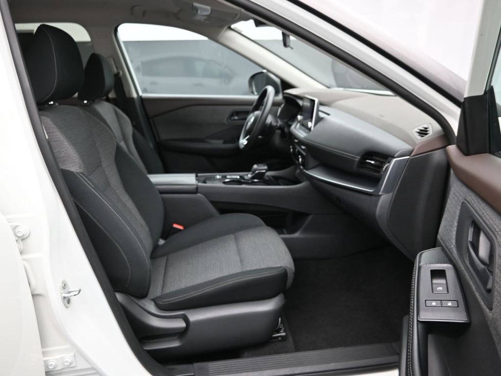 Used 2021 Nissan Rogue S image 24