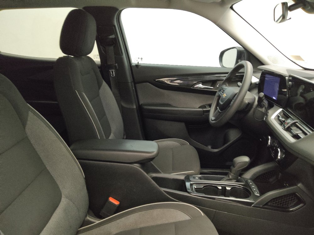 Used 2024 Chevrolet TrailBlazer LT AWD/4WD image 21
