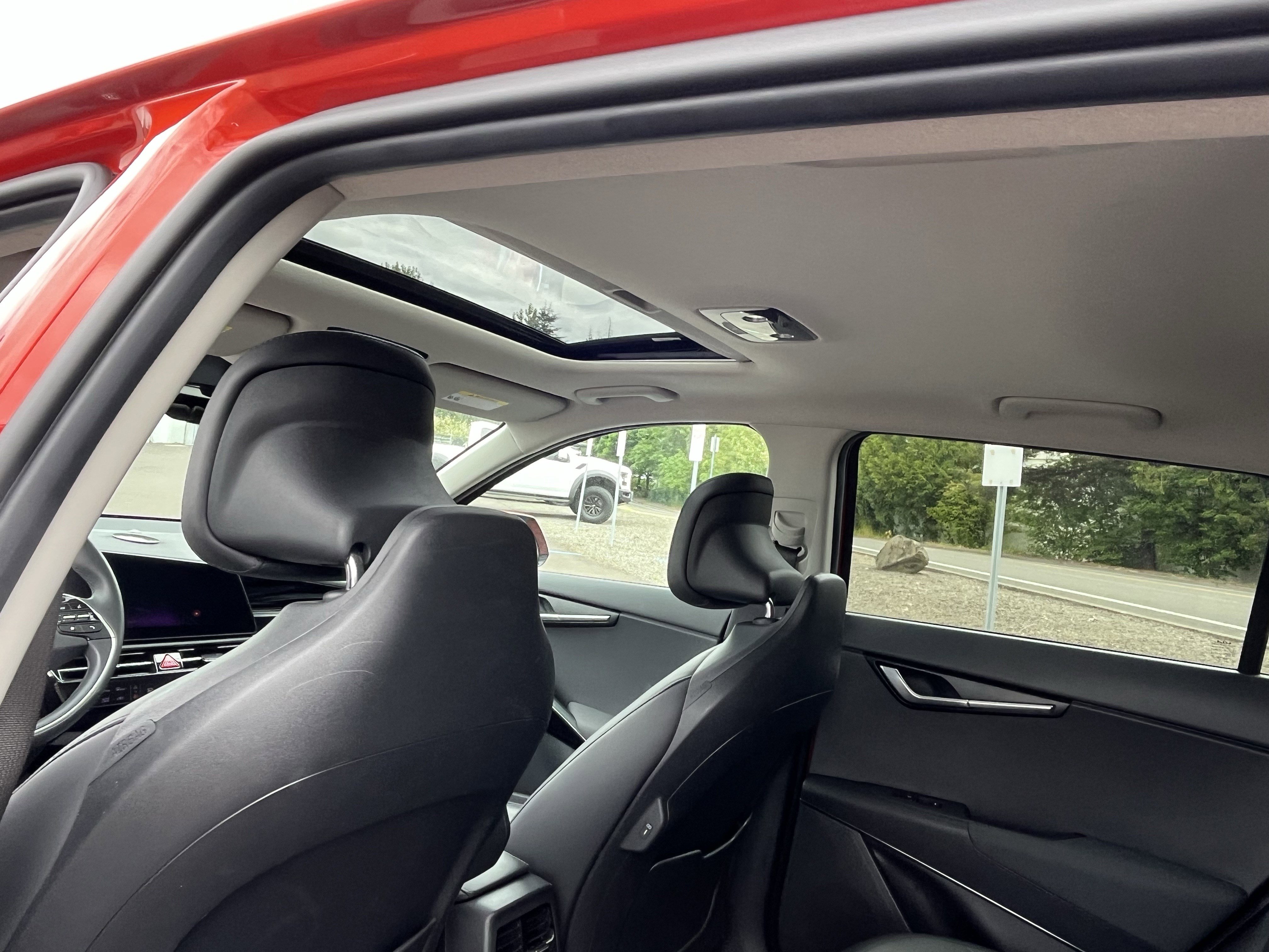 Used 2023 Kia Niro Wave w/ Wave Preserve Package FWD image 15