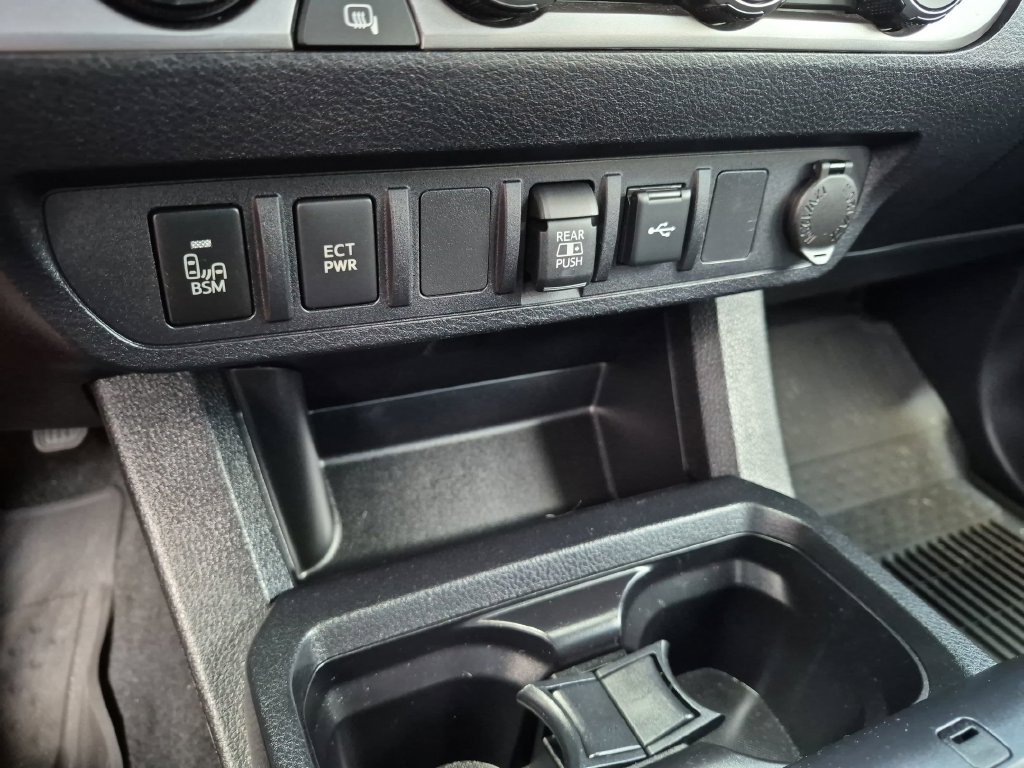 Used 2023 Toyota Tacoma SR5 w/ Technology Package AWD/4WD image 20